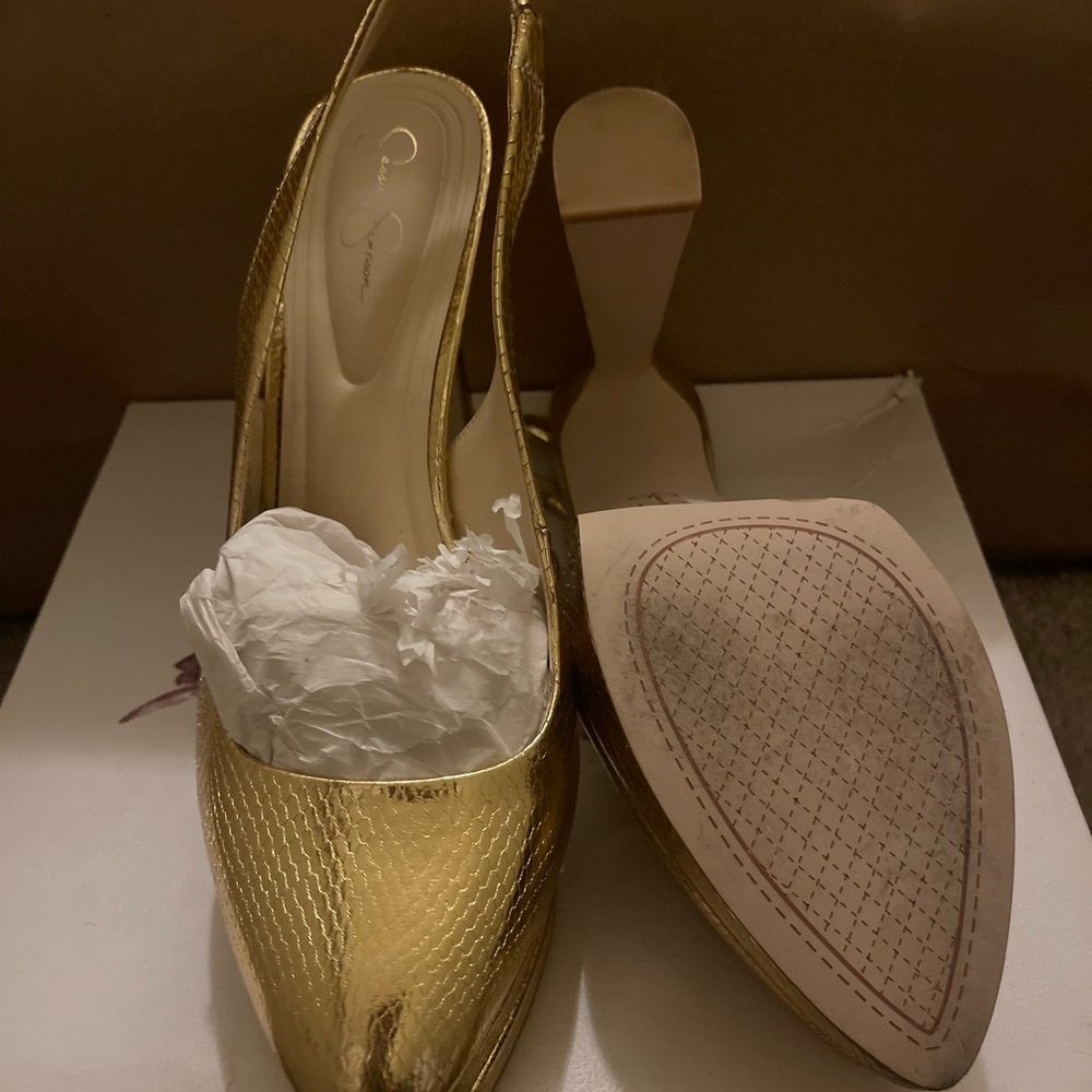 Jessica Simpson Gold Platform Heels - Picture 2 of 5